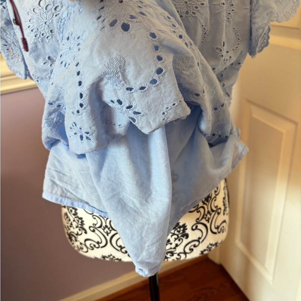 Catherine Malandrino- women’s Blue Eyelet Ruffle Sleeve Top, lined, size XL - Picture 2 of 10